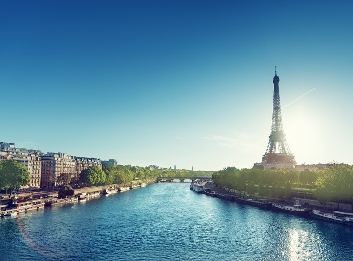 Torre Eiffel tramonto © Iakov Kalinin - Fotolia.com Torre Eiffel tramonto © Iakov Kalinin - Fotolia.com