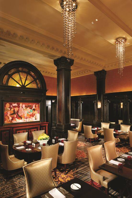 Hotels for book lovers Algonquin Hotel NYC Round Table