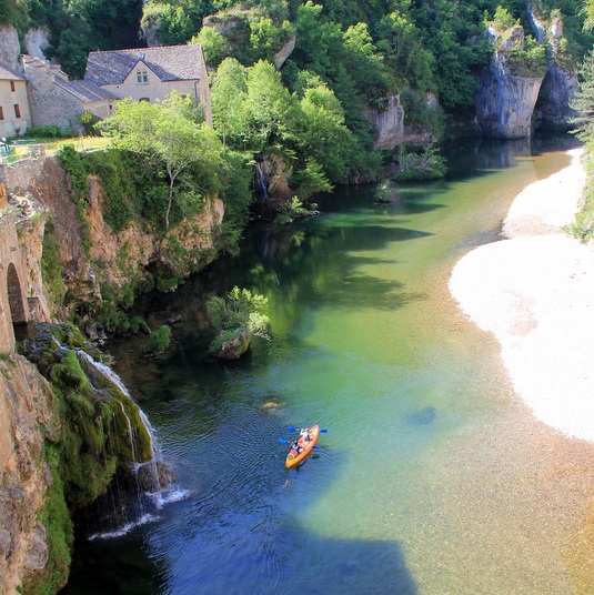 Les gorges du Tarn Village au-dessus des Gorges du Tarn - Lozère et Aveyron - France