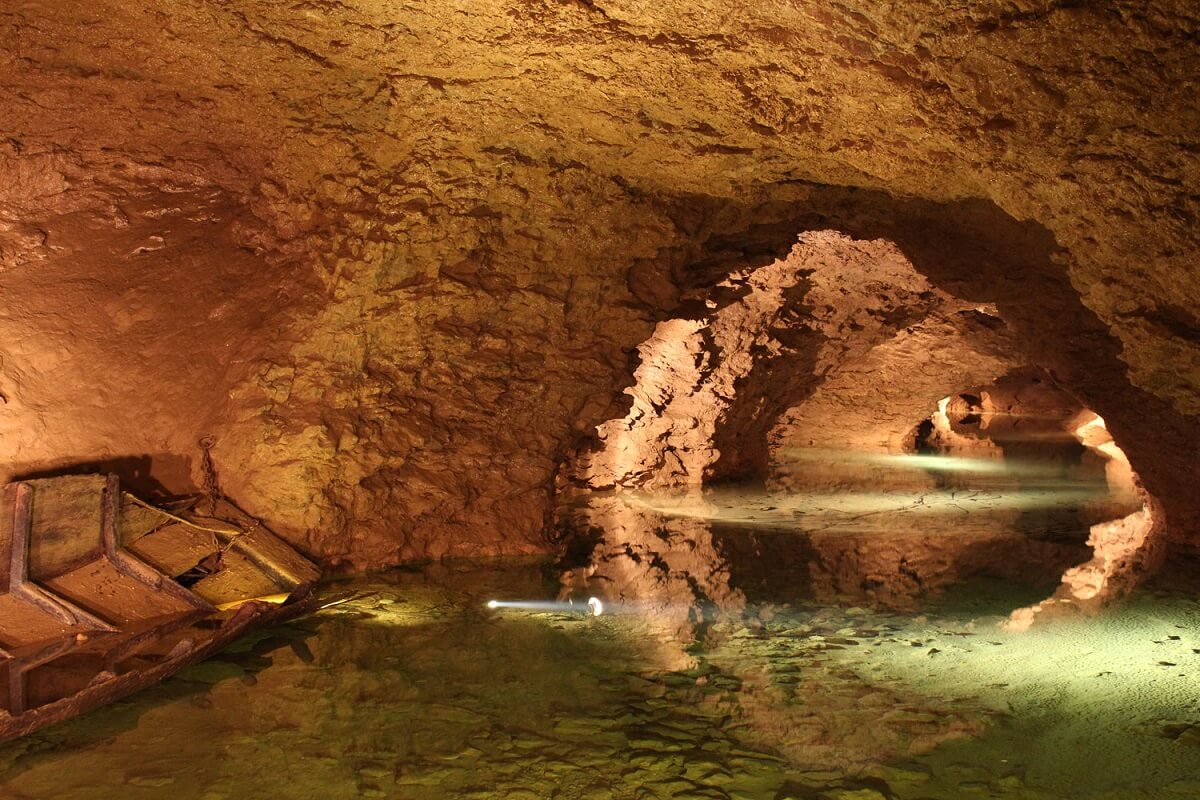 Les grottes de la Balme Lac souterrain - Grottes de la Balme - France