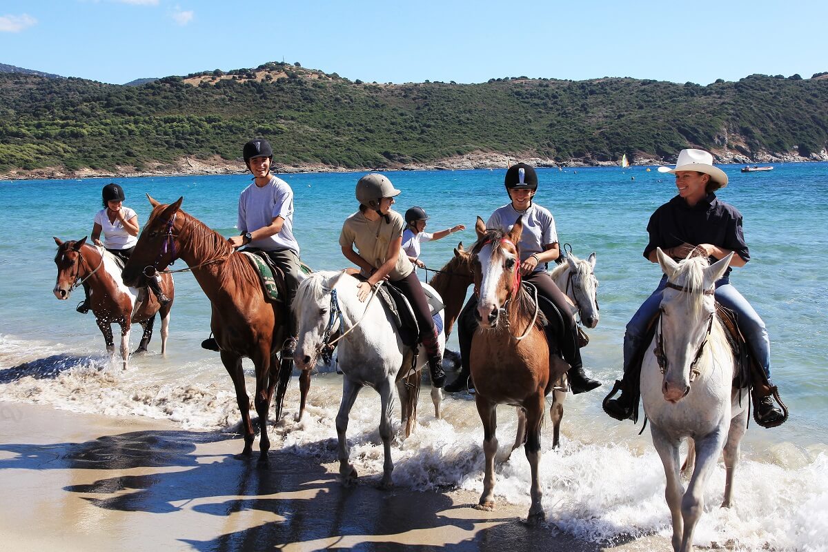 Balade à cheval sur la plage - Corse