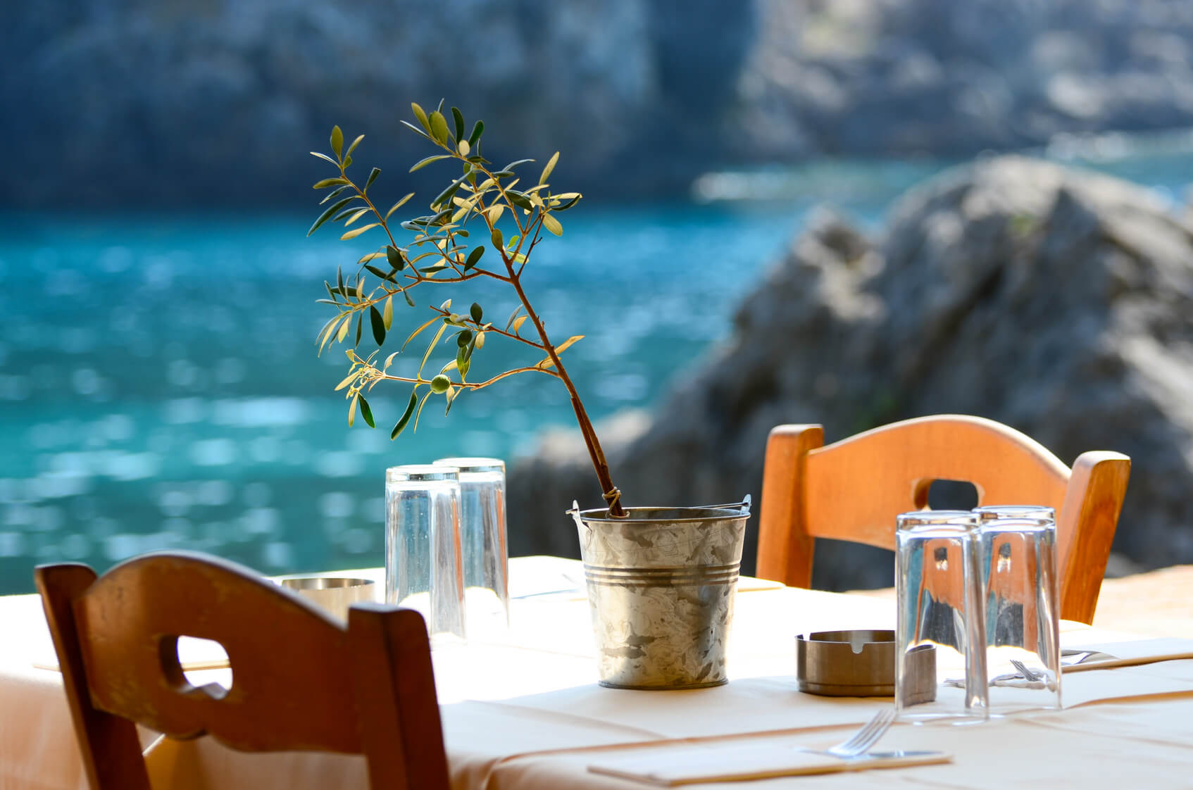 Greek tavern concept© Aleksandar Mijatovic πρακτικος οδηγος κερκυρα