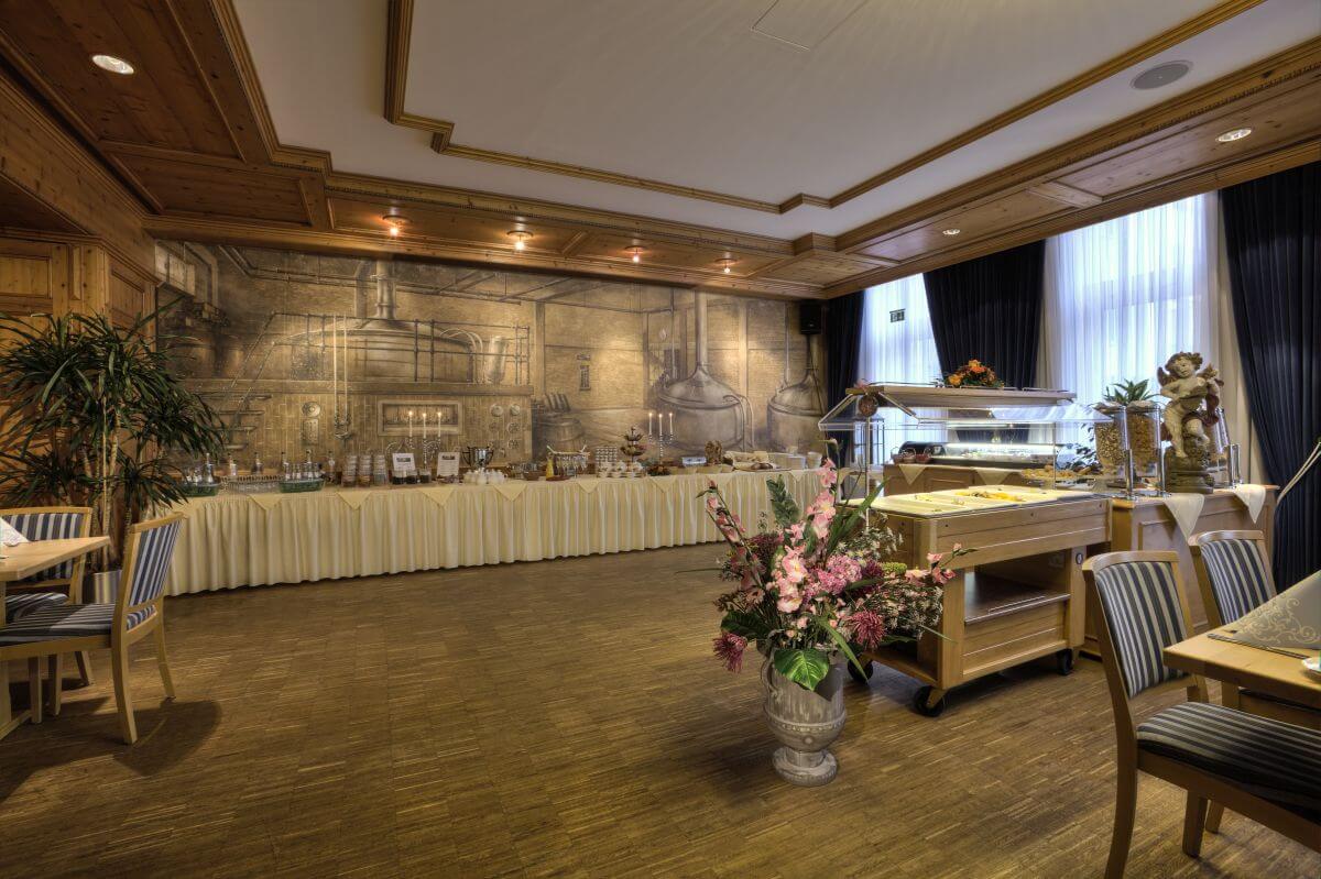 Hotel zum Erdinger Weißbräu Frühstück im alten Sudhaus