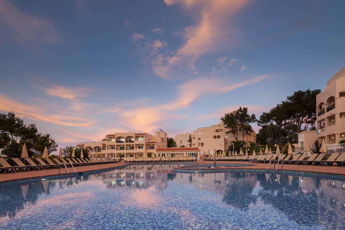 Strandhotel Ibiza Invisa Club Cala Blanca