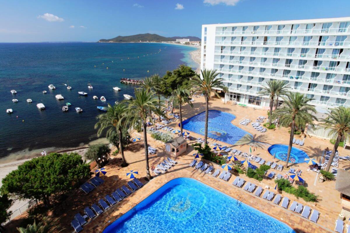 Strandhotel Ibiza Sirenis Club Tres Carabelas & Spa