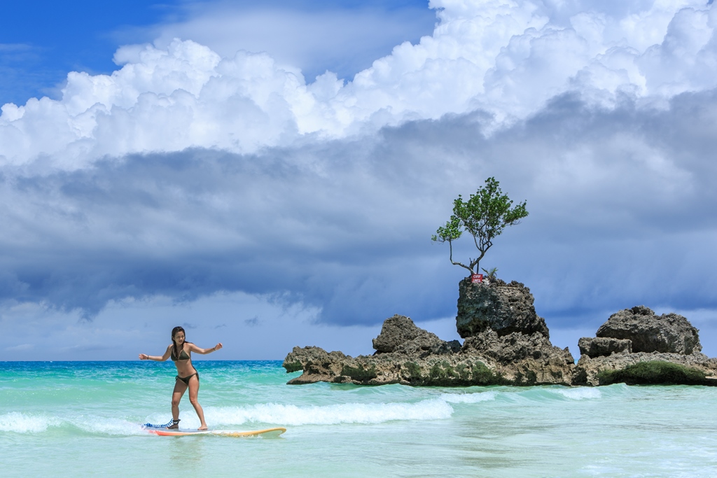 Surf a White Beach