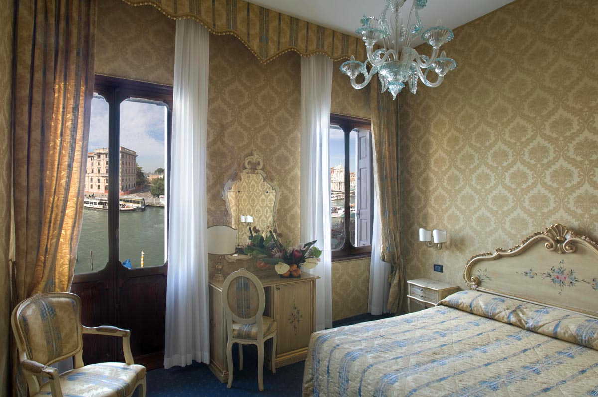 Hotel Carlton