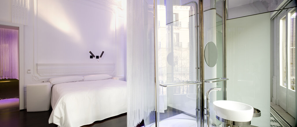 The ultra swank but affordable chic&basic Modern cheap hotels Barcelona