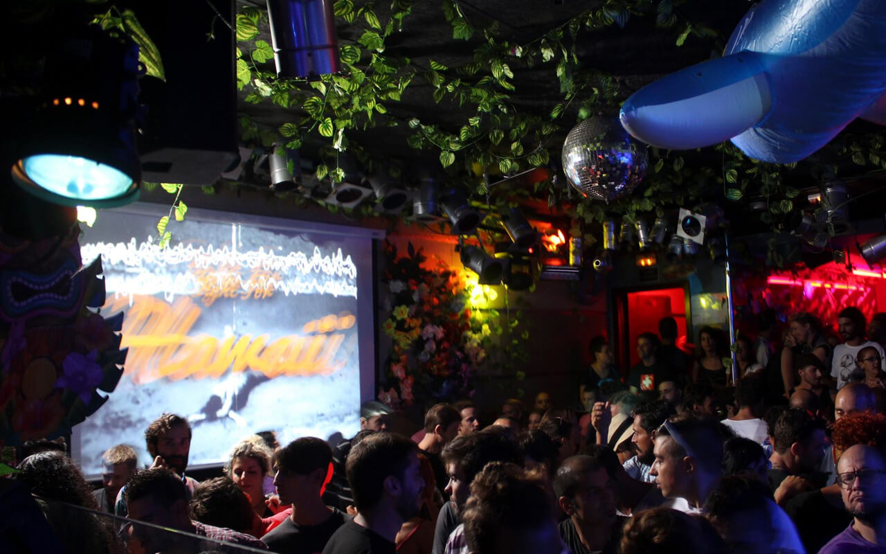 The early morning crowd at Moog Clubbing guide Barcelona Moog