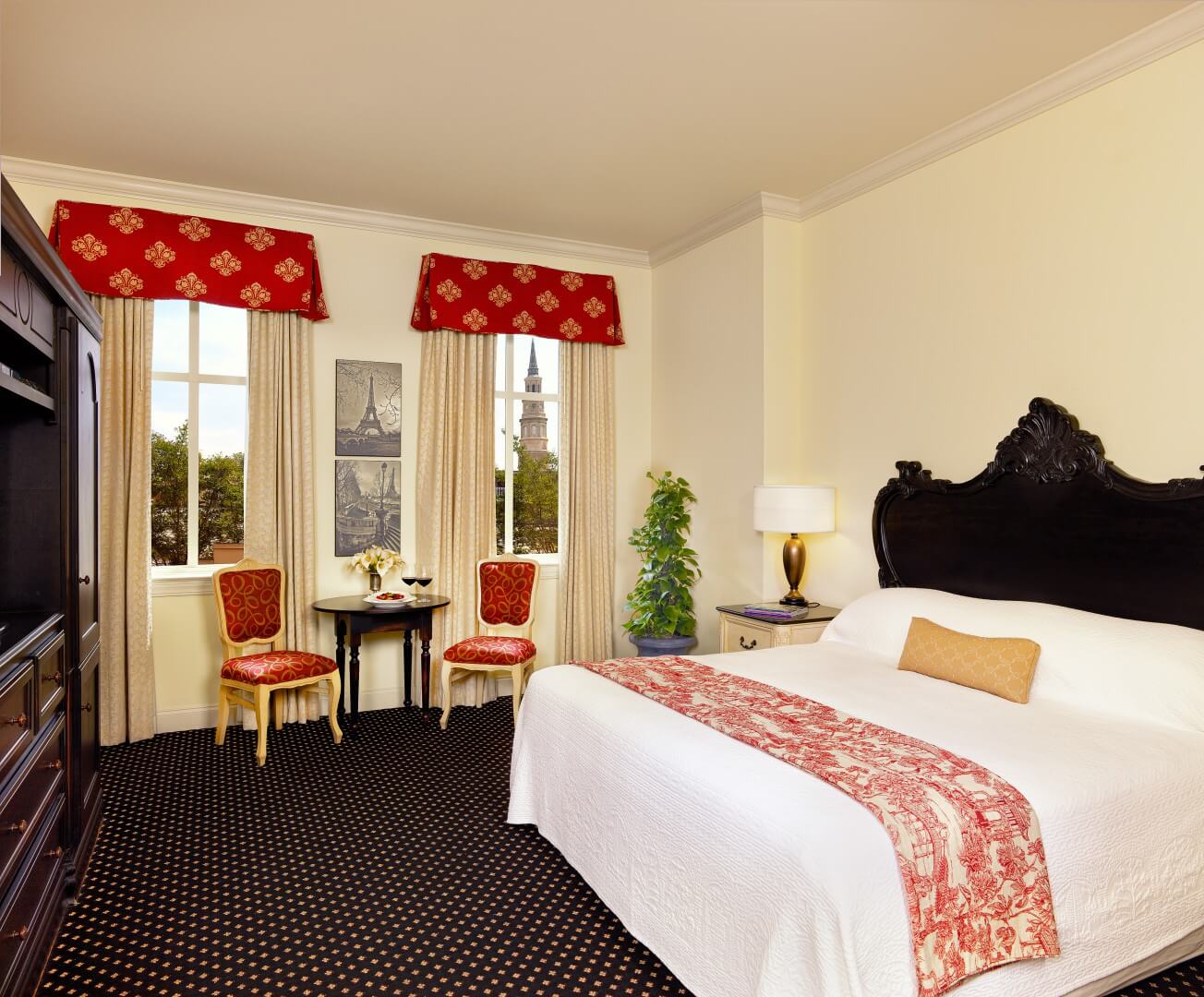 Spend the night in a piece of Charleston history Classic southern accommodation Charleston