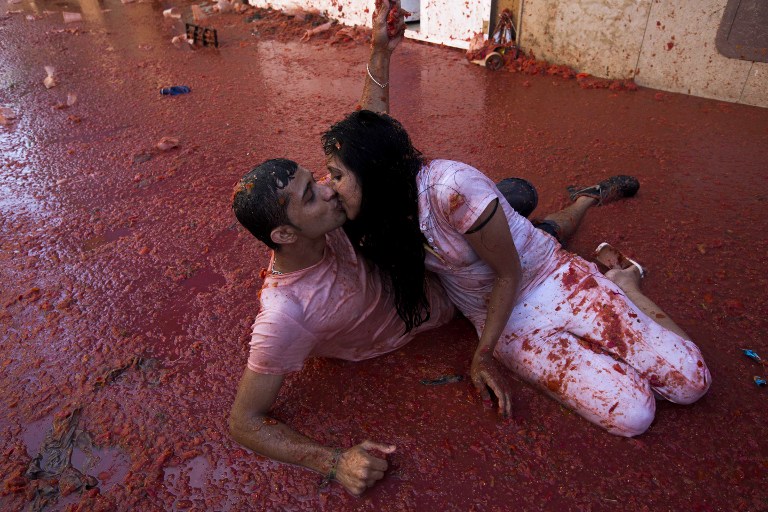 Biggest food fight Spanish tomato fight
