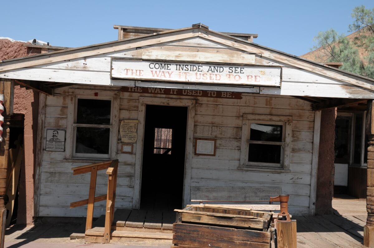 Abandoned towns in America