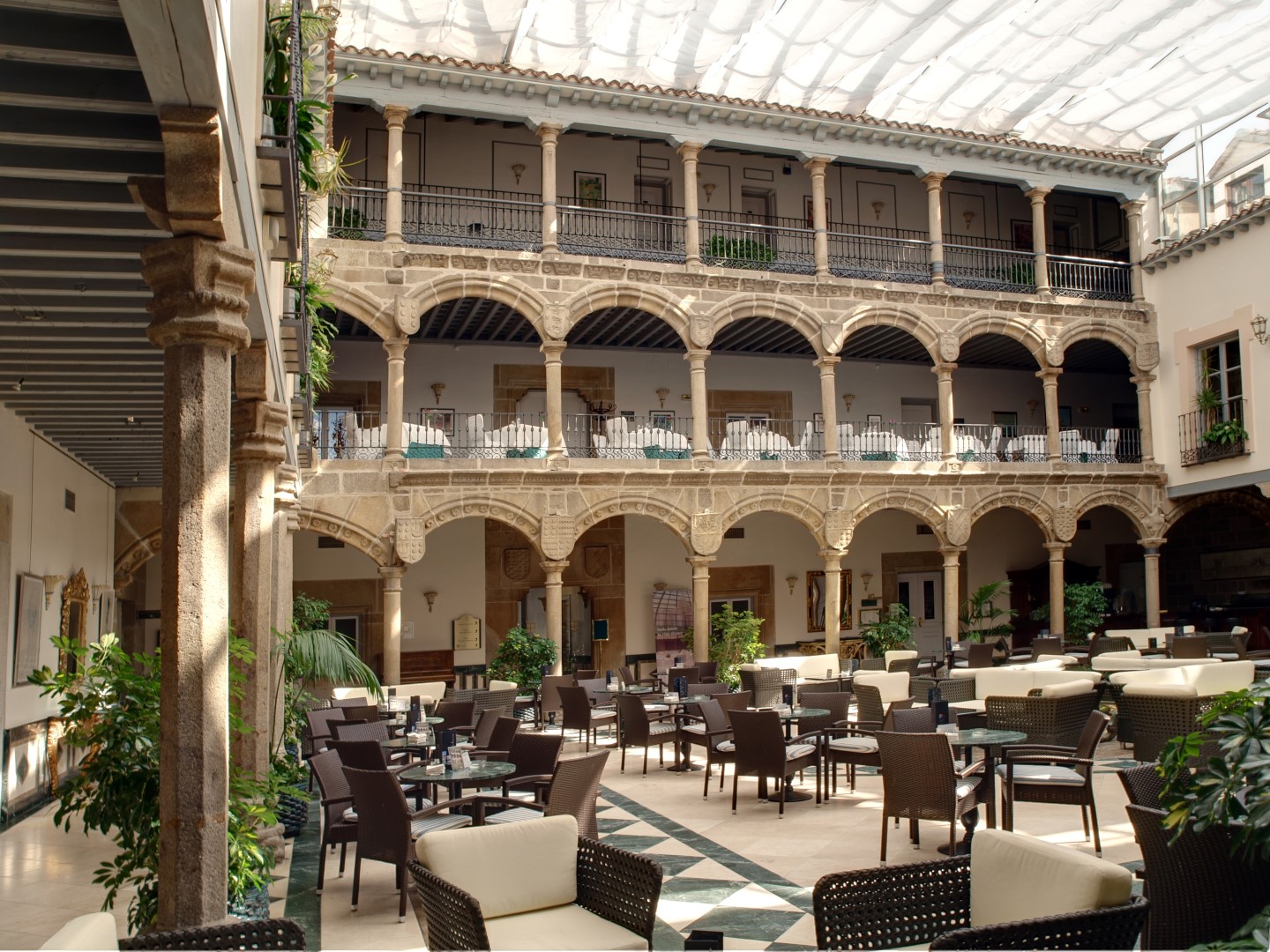 Patio del hotel Palacio de los Velada de Ávila