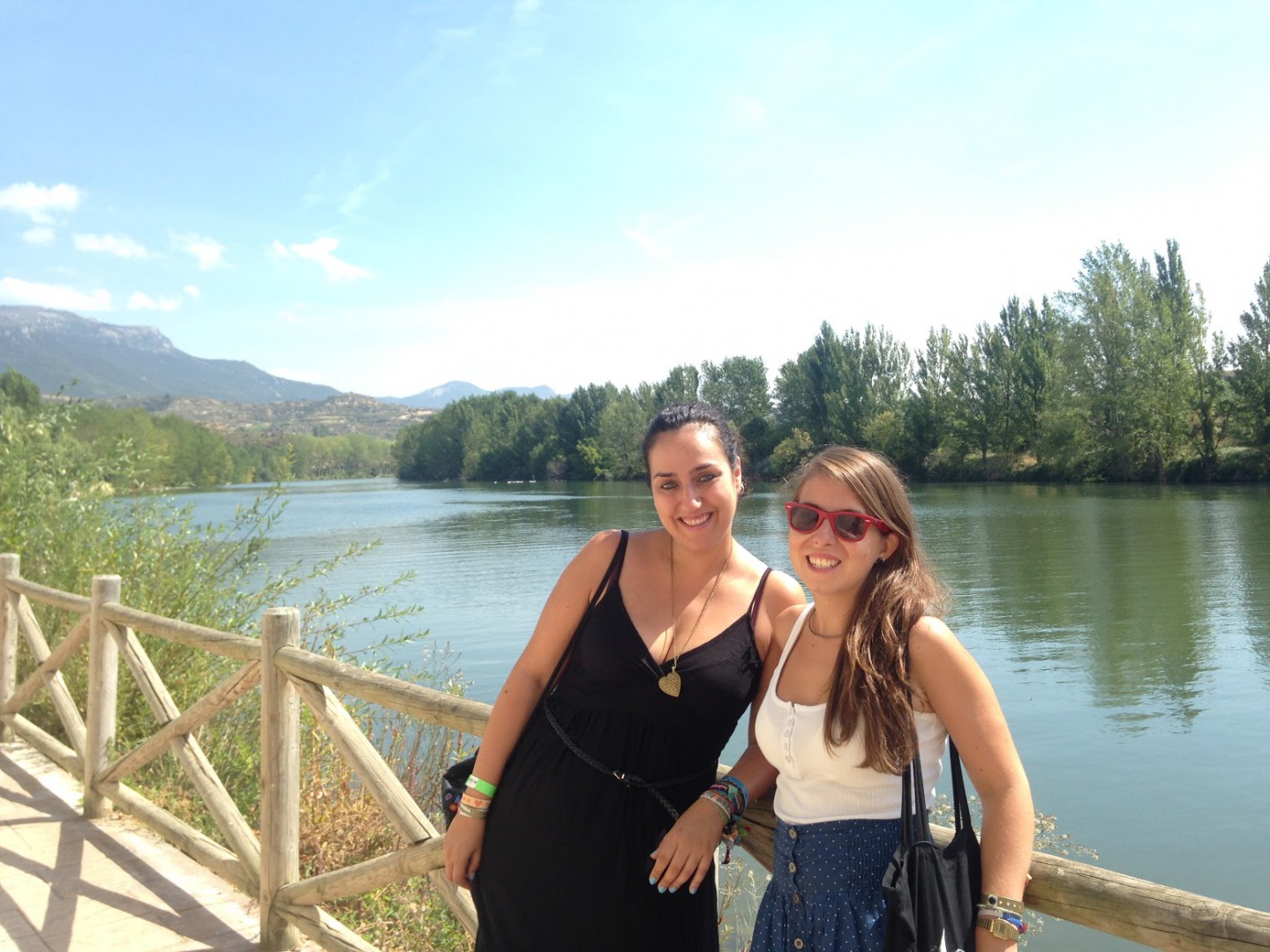 Así de felices decíamos adiós a Briñas