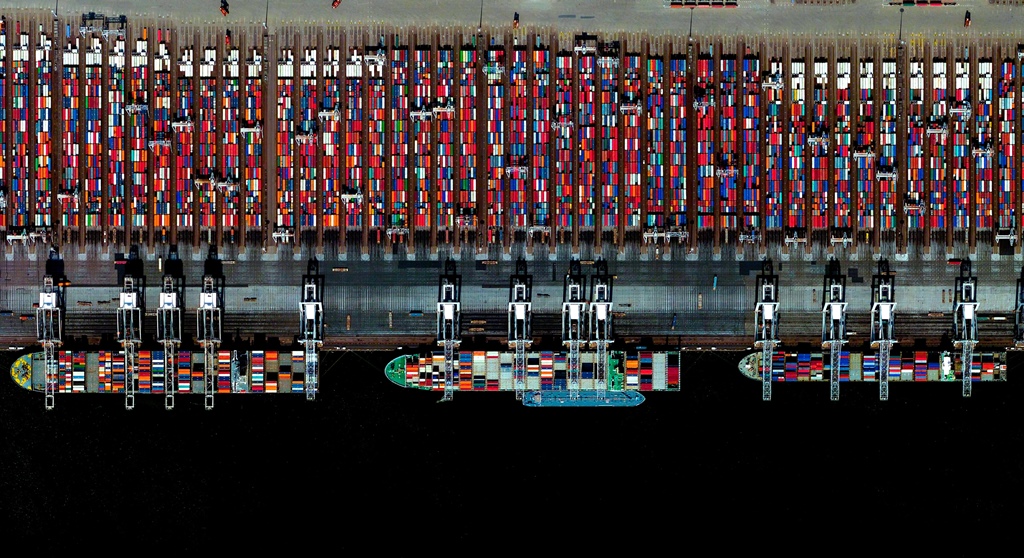 Puerto de Rotterdam, Holanda – 51.8850°N 4.2867°E