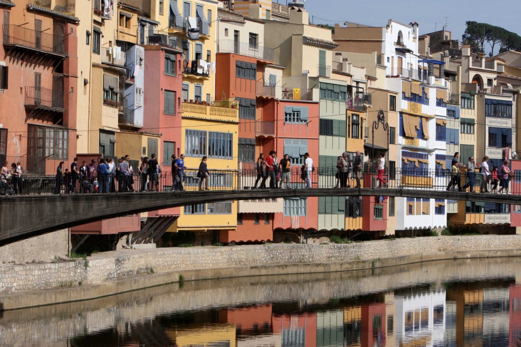 Puente sobre el río Oñar © Turismo Girona