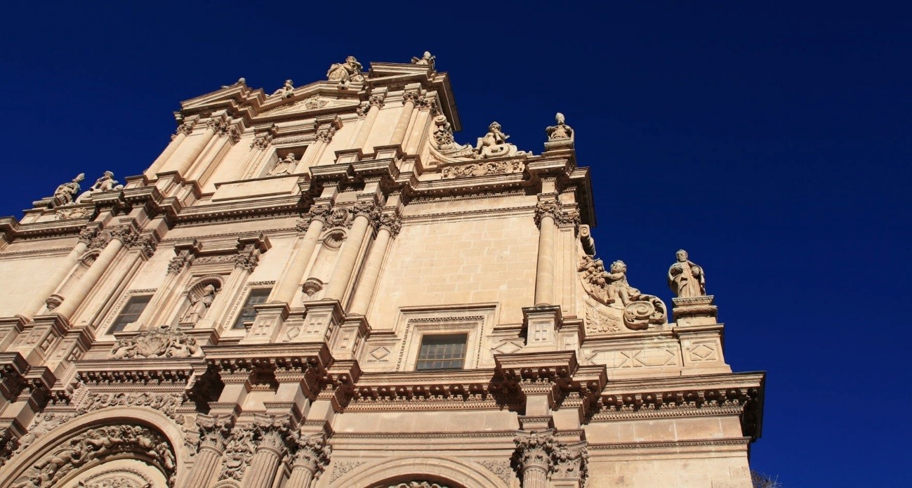 Colegiata de San Patricio. Foto: Víctor Fernández Salinas