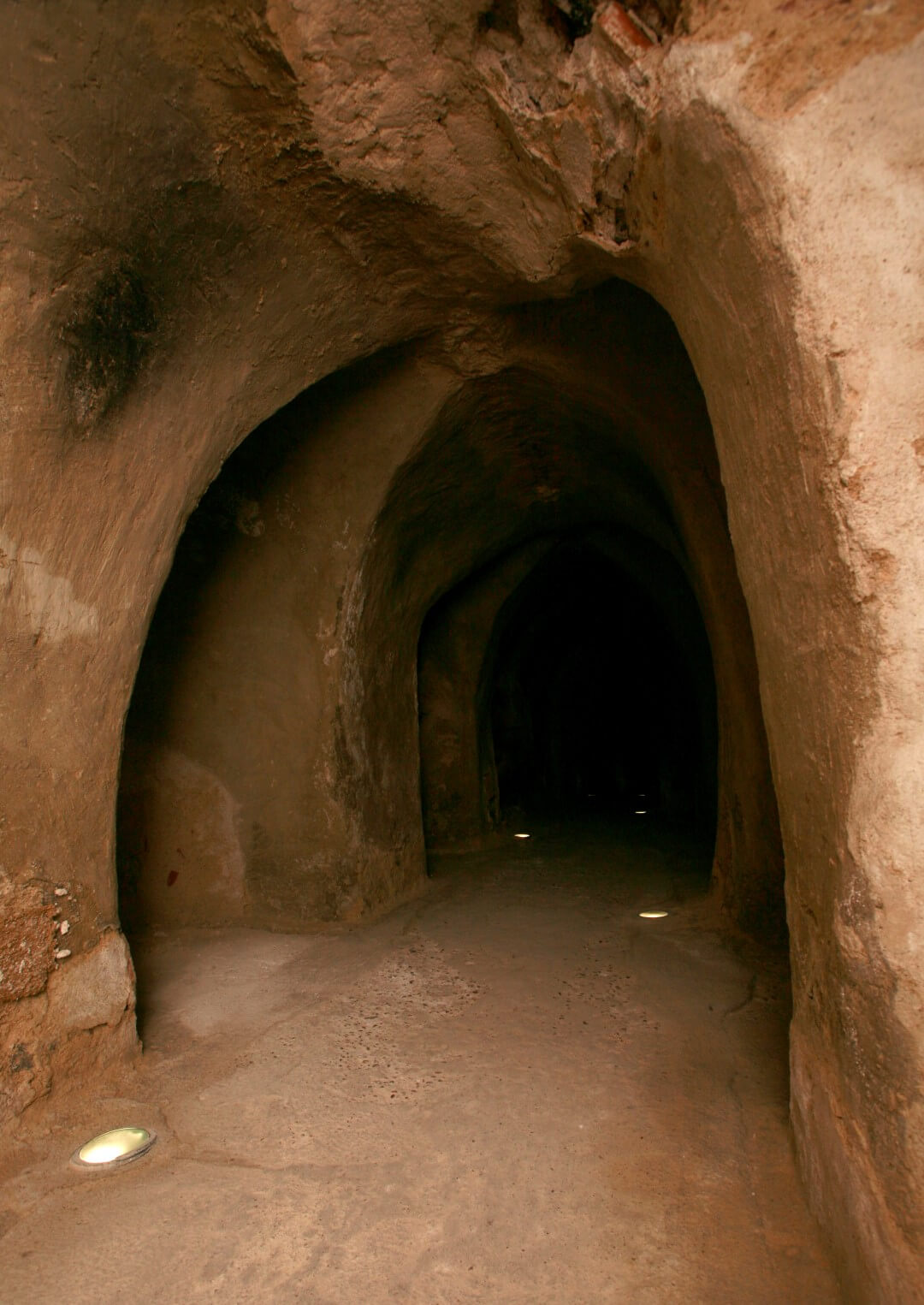 La Casa Museo de Cervantes conserva aún su cueva en la que reposaban los mejores caldos.