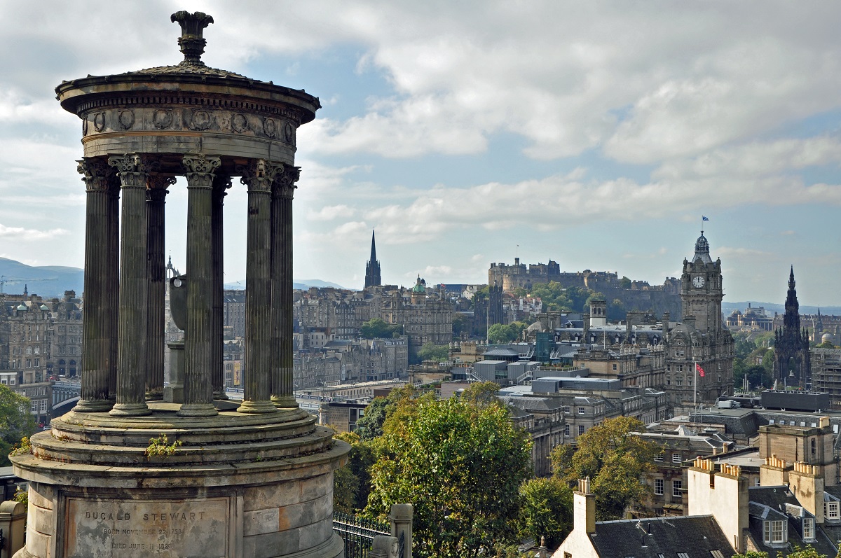 Romantic city breaks for couples - Edinburgh