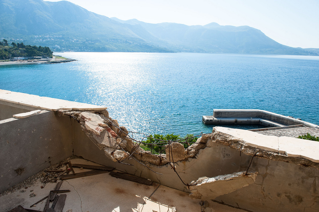 La vue Hôtel abandonné - Baie de Kupari - Croatie