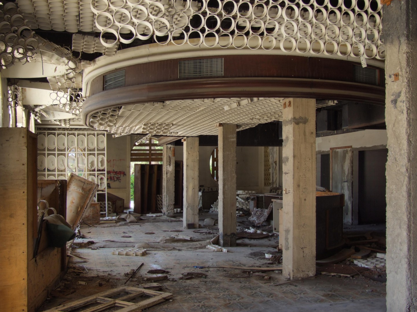 Intérieur Hôtel abandonné - Grand Hotel de Kupari - Croatie