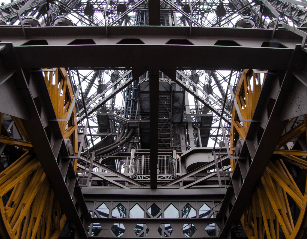 © Flickr - Anthony V. Rouages de l'ascenseur de la Tour Eiffel
