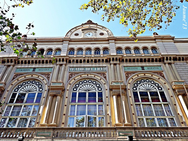 Devanture du Théâtre du Liceu, situé sur les Ramblas, à Barcelone