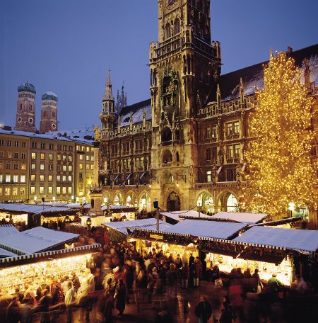 muc_rathaus_klein Christkindlmarkt am Münchner Rathaus, Foto: Tourismusamt München / C. Reiter