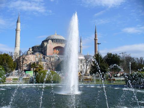 4896686_l Springbrunnen vor der Hagia Sophia