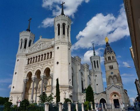 5627004_l Blick auf die „Basilika Notre-Dame de Fourvière“