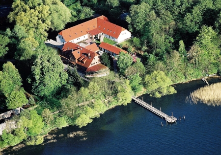 luft_heide Blick auf das Seehotel Heidehof von oben