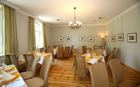 rest_heide Blick in das Restaurant des hauses
