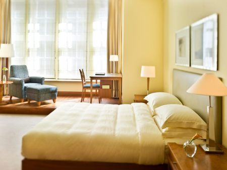 Hotel Park Hyatt Hamburg - Eines der Zimmer