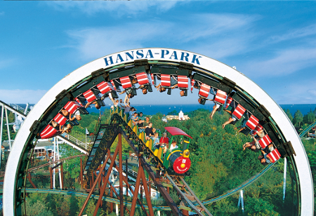 Von den Achterbahnen des Hansa-Parks aus sieht man sogar das Meer