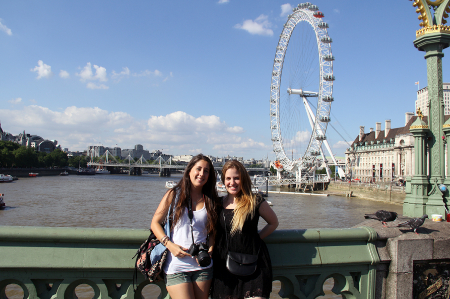 Raquel und Elisabet am London Eye.