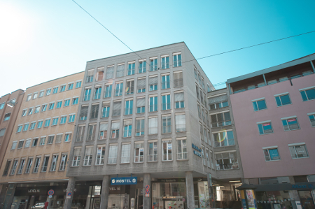 Die Außenansicht des Hostels "Augsburg Übernacht".