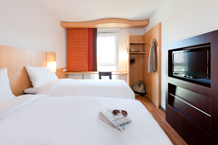 Blick in eines der Zimmer des Ibis München Süd.