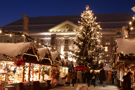 Christkindlmarkt am Neuen Platz in Klagenfurt am Wörthersee