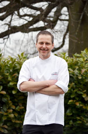 Im Gourmetrestaurant Buddenbrooks genießen die Gäste kulinarische Köstlichkeiten von Küchenchef Christian Scharrer