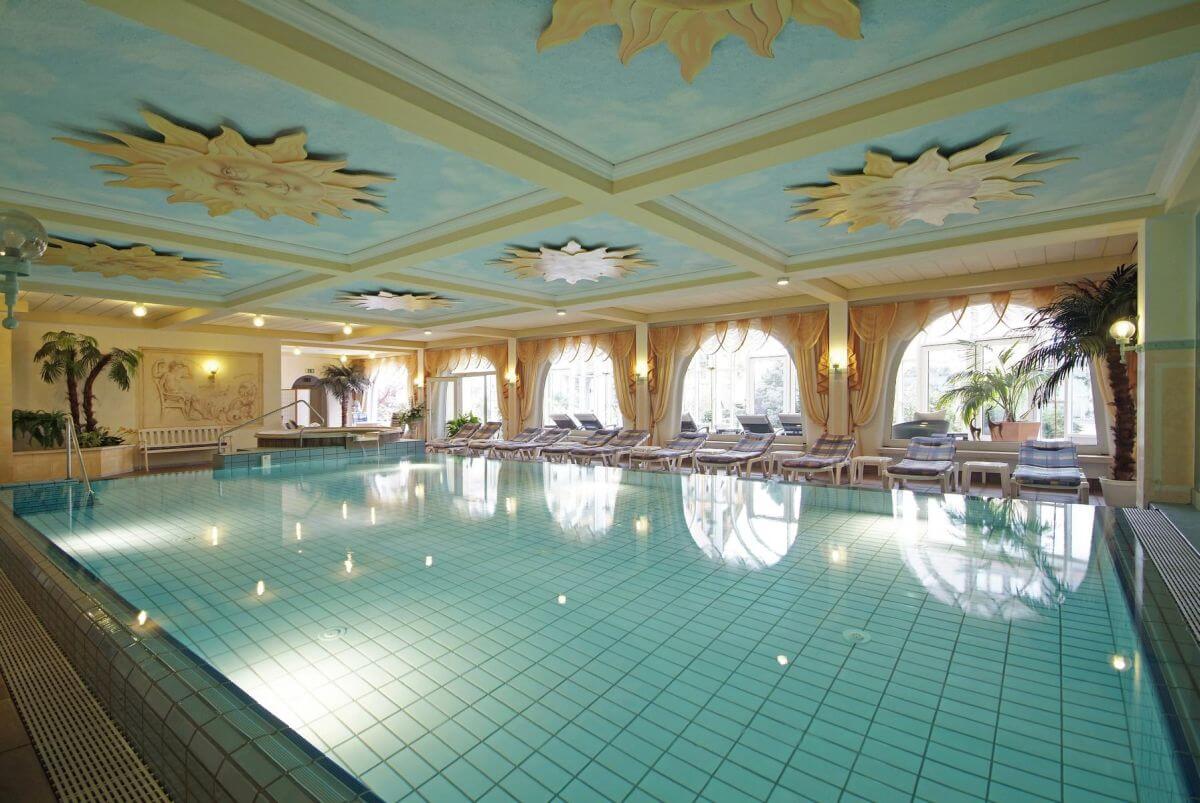 Pool Wellness Ringhotel Krone