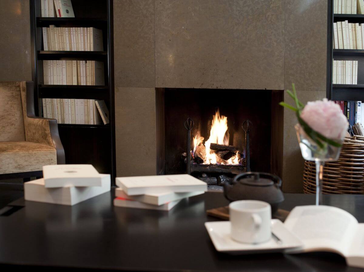 Hotel mit Bibliothek in Paris