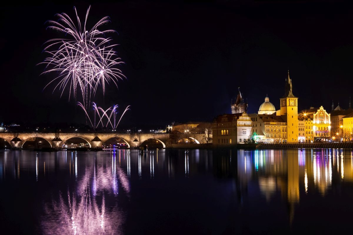 Feuerwerk über Prag