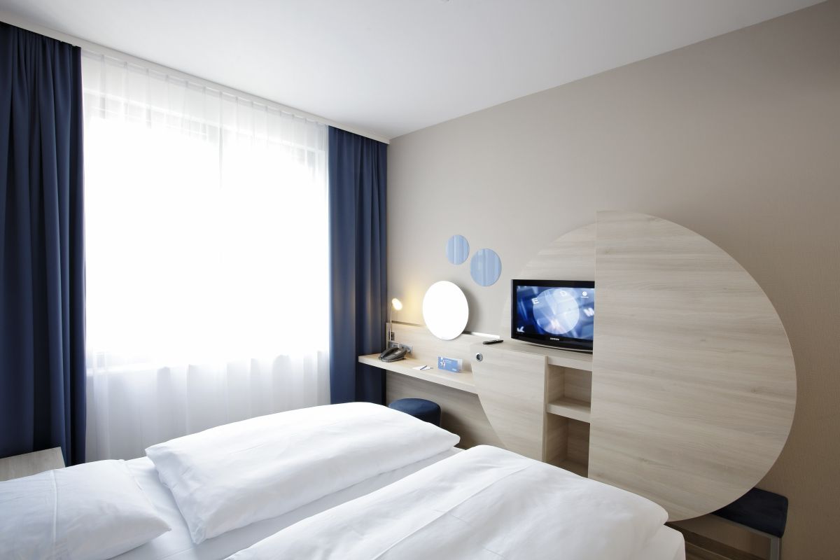 Stylisches Doppelzimmer im H2 Hotel Berlin